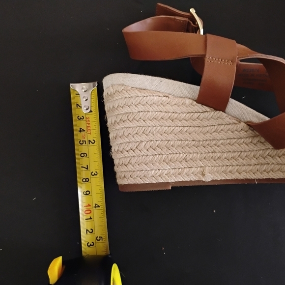 New Cole Haan Cognac Wedges Sandals Size 8 Luxe Summer Neutral - Picture 4 of 4